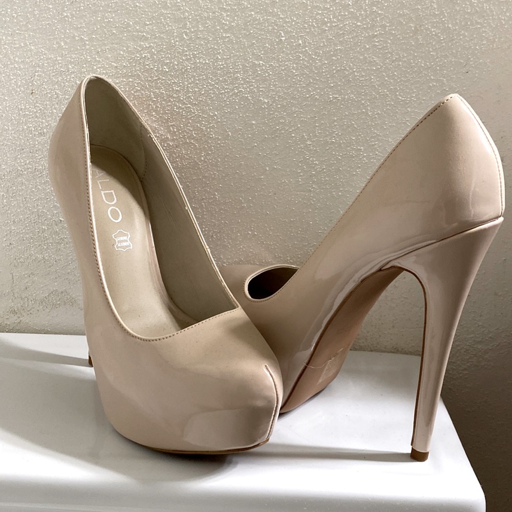 NUDE ALDO SIZE 7 PUMP